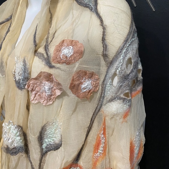 Unique Silk Merino Wool Handmade Scarf - Picture 5 of 5